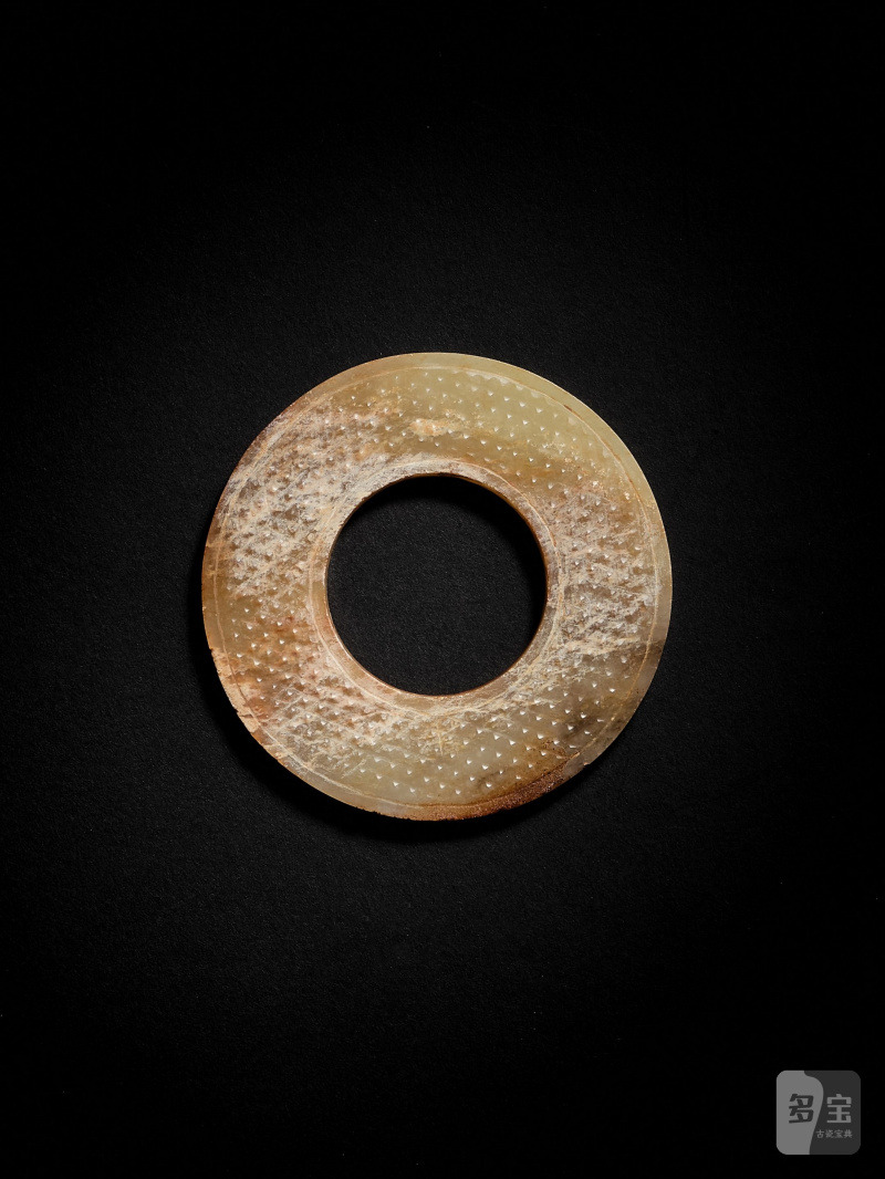 漢　青玉榖紋環 | A SMALL CELADON JADE DISC, HUAN